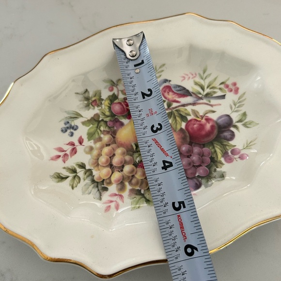 1976 avon collectible from Wedgewood . Perfect for kitchen, bath or bedside - Picture 3 of 5